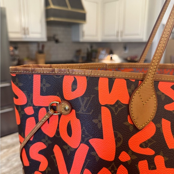 SOLD!!🍊Louis Vuitton Neverfull GM Orange Graffiti 🍊 - Picture 15 of 16